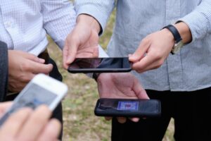 「俺の遺産はSSRキャラだ！」死後に消滅する超課金アカウントの行方